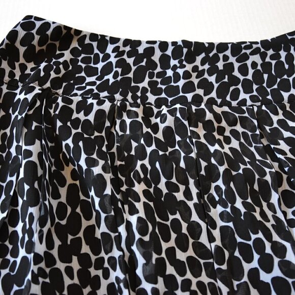 Flowy  Midi Skirt - Picture 2 of 7